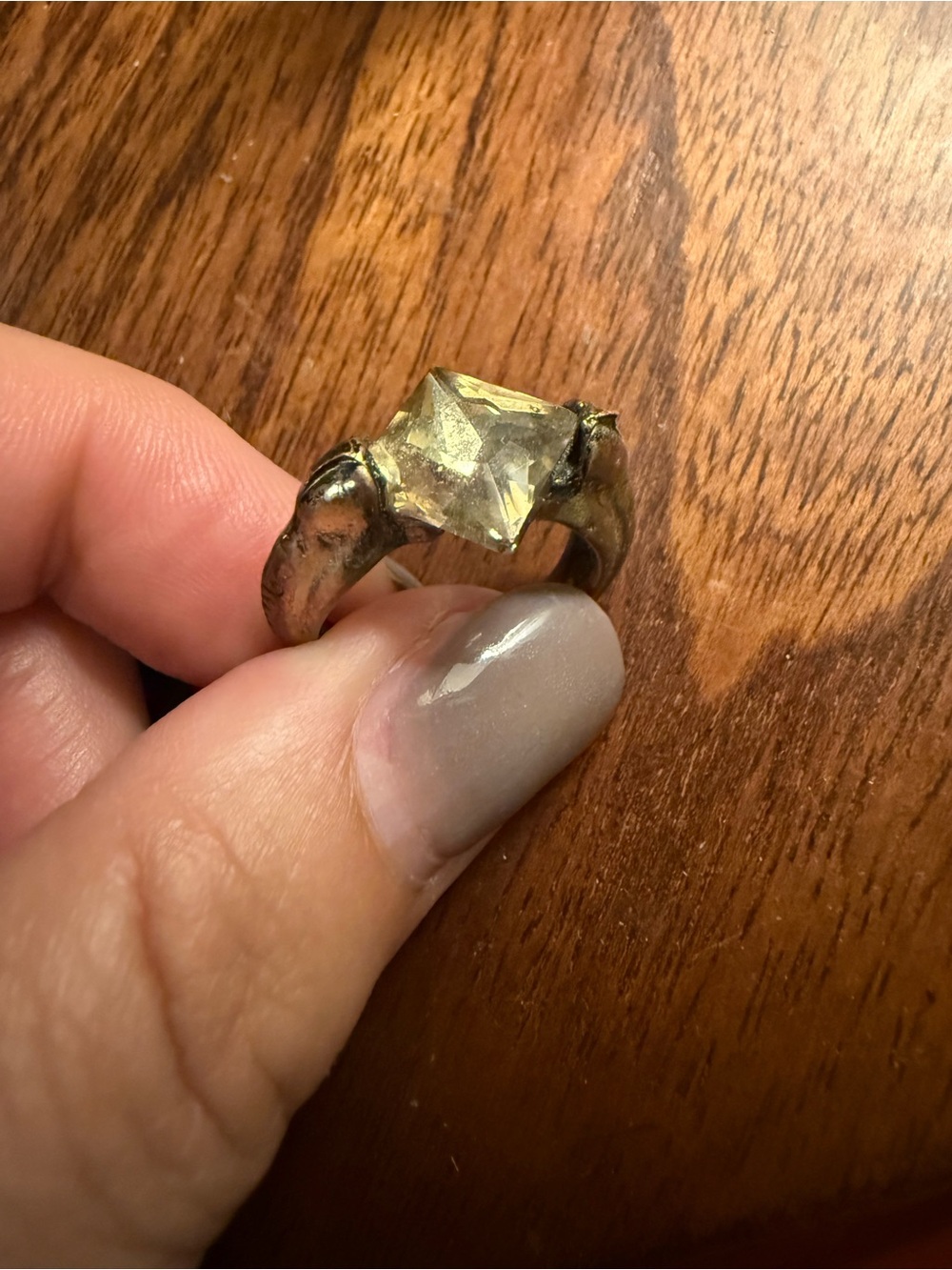 Source Unknown Gold-Tone Ring with Pale Yellow Square Gem